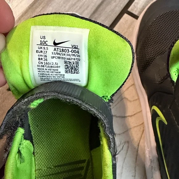 Nike Kids Black and Neon Green Sneakers - Picture 3 of 3